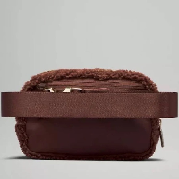 Lululemon Everywhere Fleece Belt Bag 1L – Brown / Earth - Picture 4 of 11